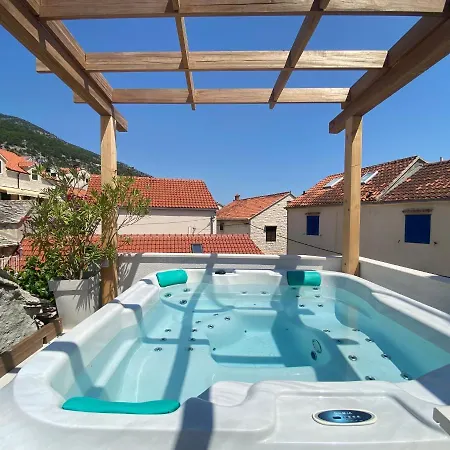 Apartman De Blue2-rooftop Pool & Jacuzzi Bol